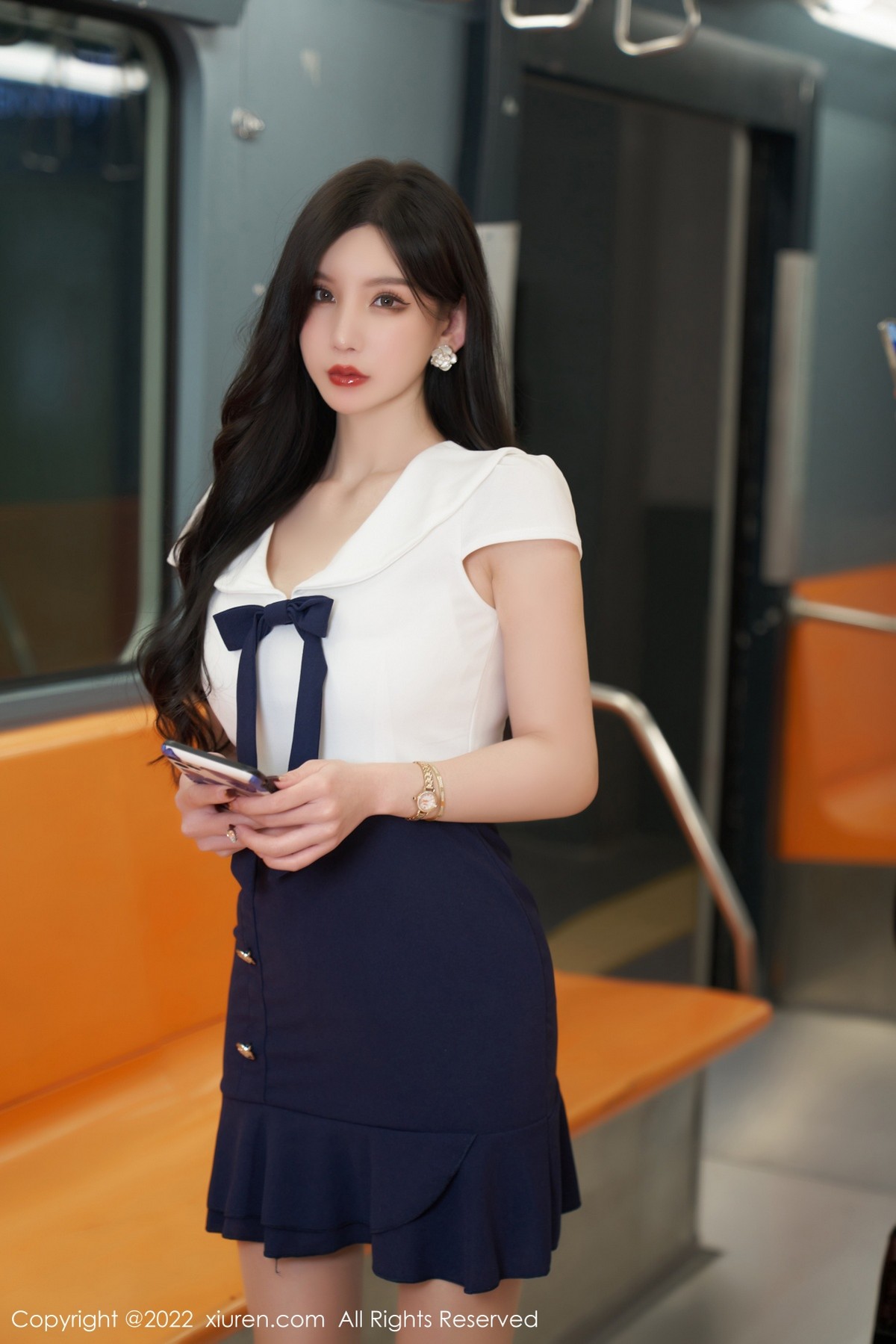 xgyw.top_XiuRen第4979期_女神周于希Sally地铁故事主题性感连衣短裙秀美腿迷人诱惑写真80P