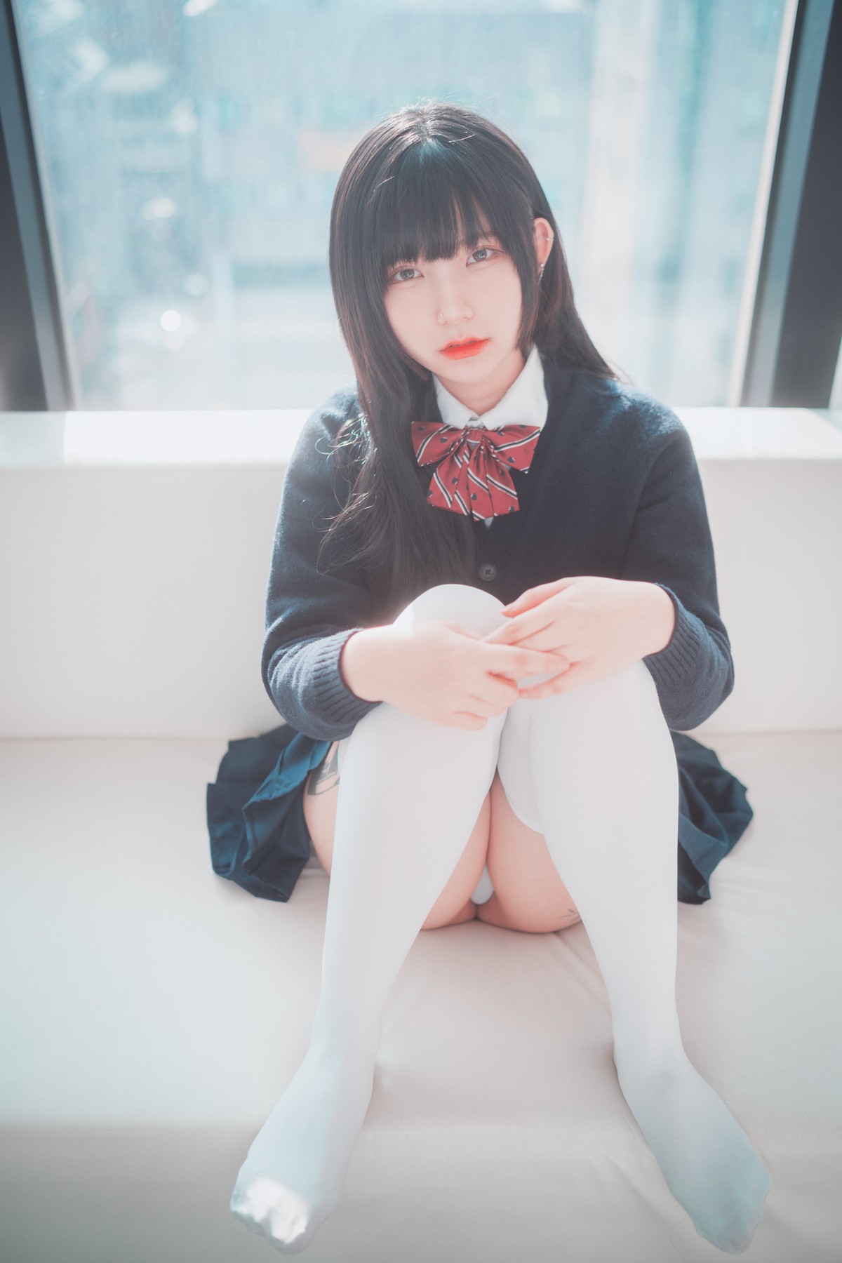 xgyw.top_[DJAWA]No.034_模特Hizzy_Self Satisfaction主题白色内裤配白丝袜秀翘臀诱惑写真88P