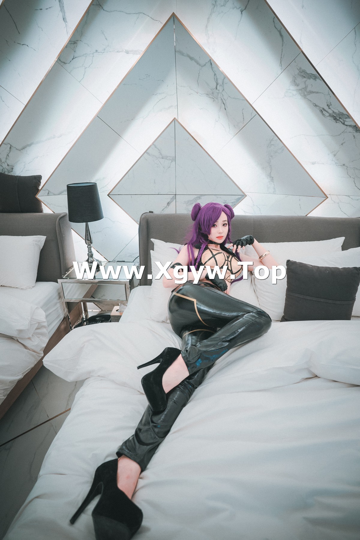 xgyw.top_[DJAWA]No.037_模特BamBi_KDA KaiSa主题脱黑色皮长裤露蕾丝内裤秀翘臀诱惑写真42P
