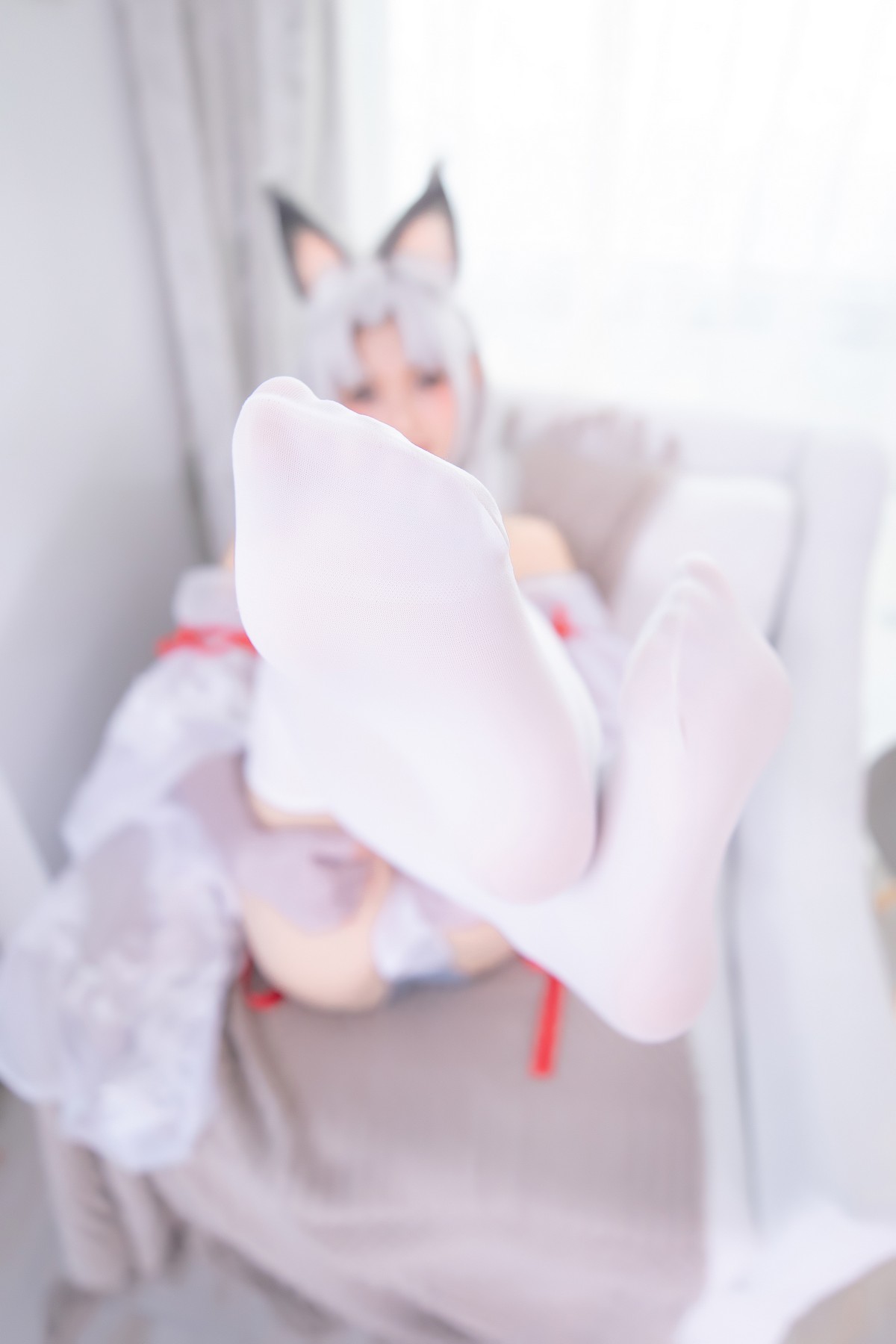 xgyw.top_萝莉美女神楽坂真冬白丝胡桃主题私房性感狐狸装扮白丝袜秀美腿玉足性感写真75P
