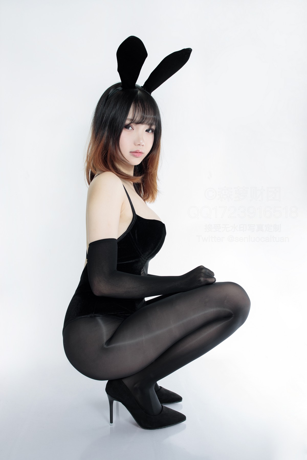 xgyw.top_动漫博主雪晴Astra兔女郎主题性感黑色吊带配闪亮黑丝裤袜秀翘臀美腿诱惑写真142P