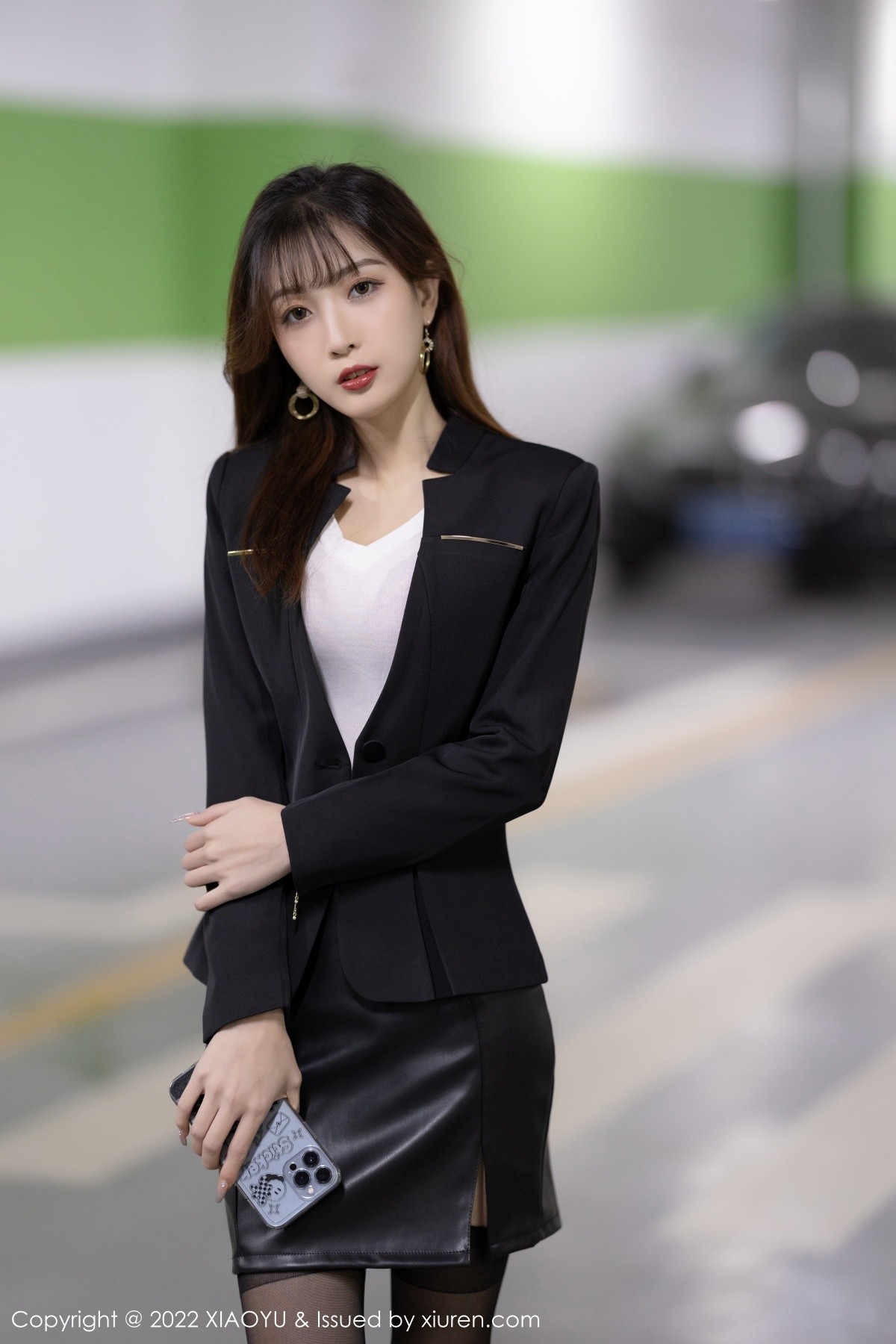 xgyw.top_[XiaoYu画语界]Vol.775_模特林星阑深蓝外衣配黑短裙露红色蕾丝内衣配超薄黑丝诱惑写真80P