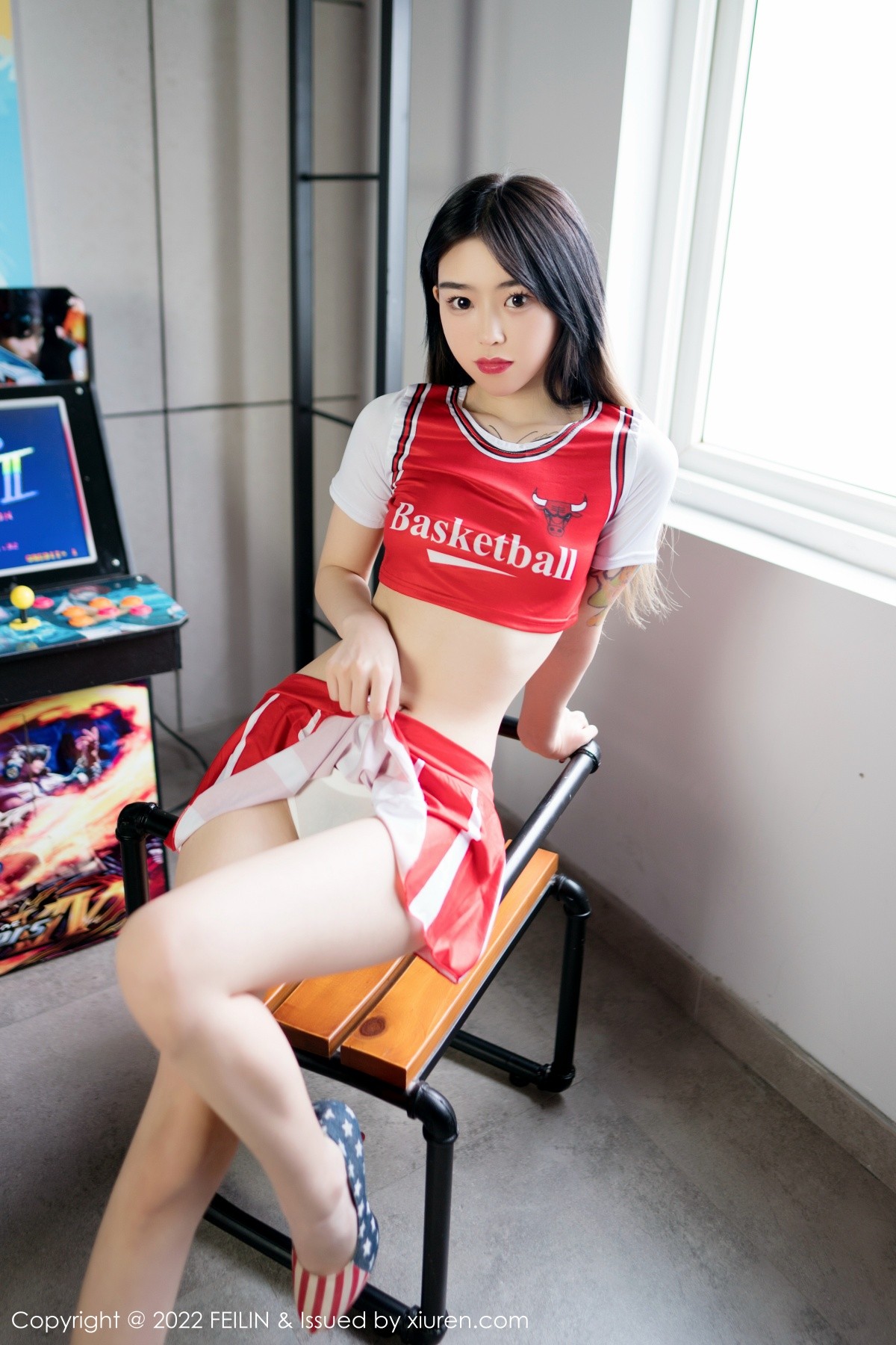 xgyw.top_[FeiLin嗲囡囡]VOL.348_模特奶瓶性感红白色运动服半脱露白色内衣秀完美身材诱惑写真52P