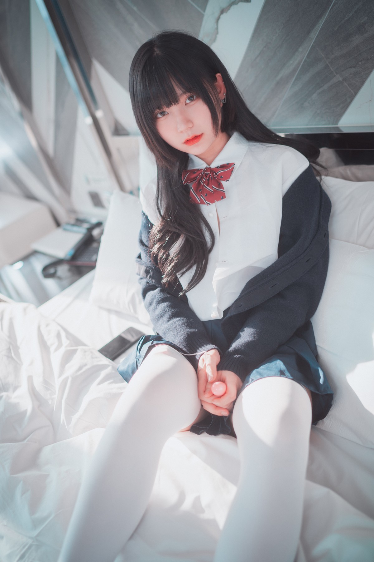 xgyw.top_[DJAWA]No.034_模特Hizzy_Self Satisfaction主题白色内裤配白丝袜秀翘臀诱惑写真88P