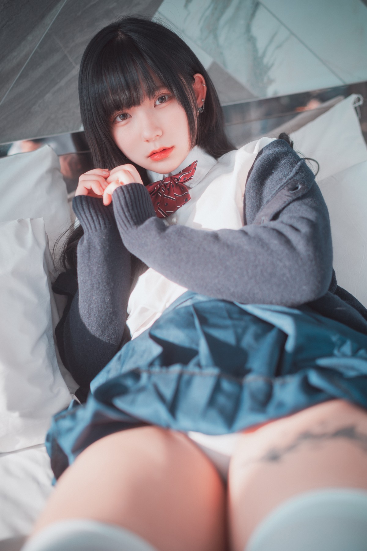 xgyw.top_[DJAWA]No.034_模特Hizzy_Self Satisfaction主题白色内裤配白丝袜秀翘臀诱惑写真88P