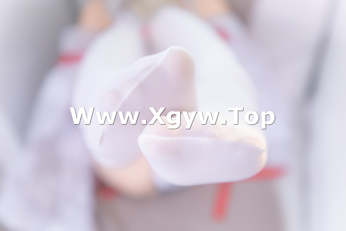 xgyw.top_萝莉美女神楽坂真冬白丝胡桃主题私房性感狐狸装扮白丝袜秀美腿玉足性感写真75P