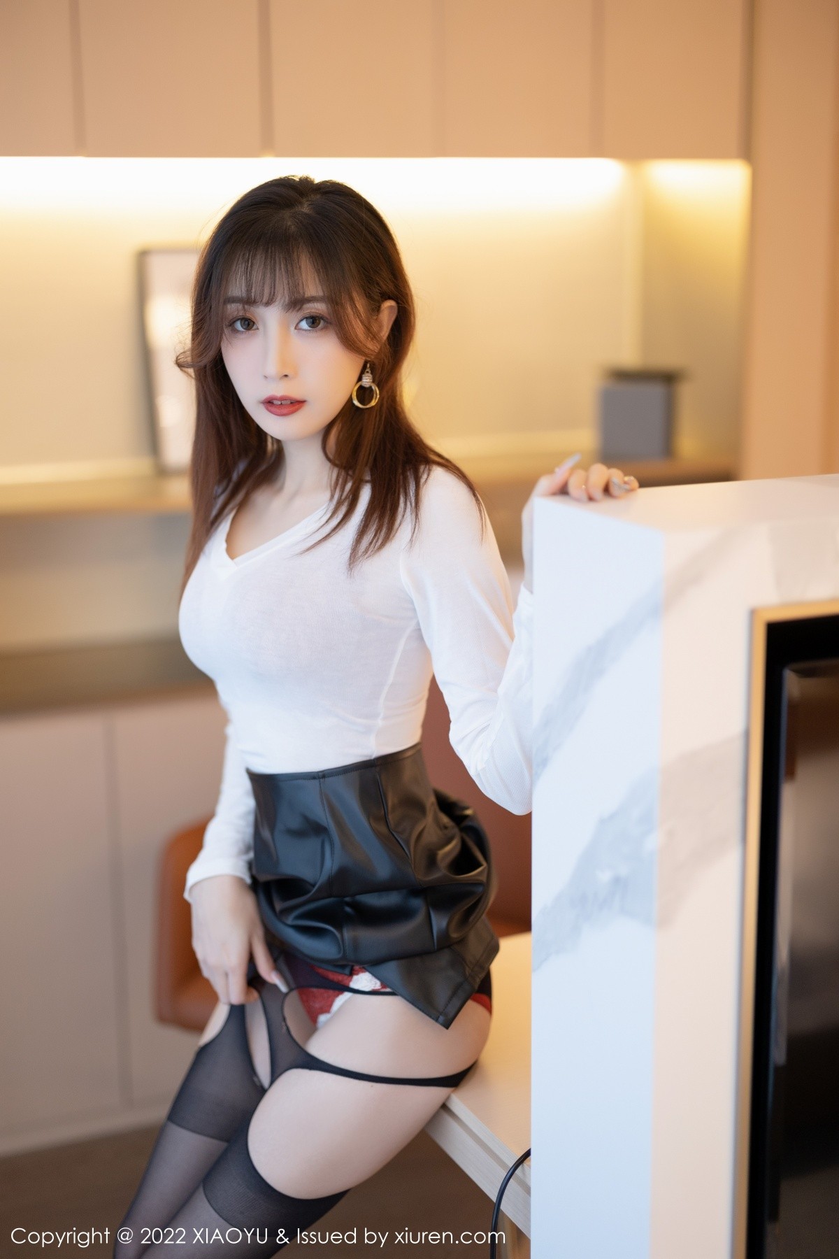 xgyw.top_[XiaoYu画语界]Vol.775_模特林星阑深蓝外衣配黑短裙露红色蕾丝内衣配超薄黑丝诱惑写真80P