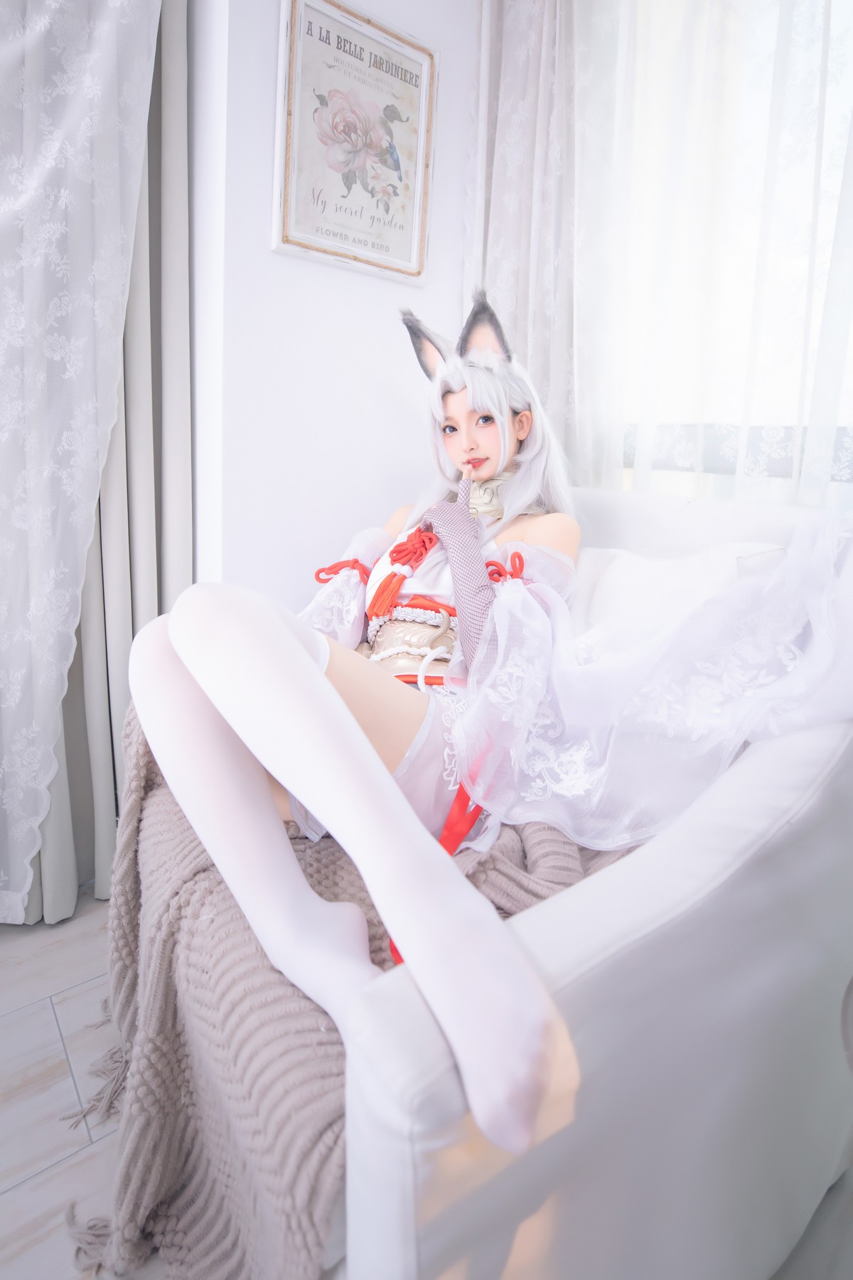 xgyw.top_萝莉美女神楽坂真冬白丝胡桃主题私房性感狐狸装扮白丝袜秀美腿玉足性感写真75P