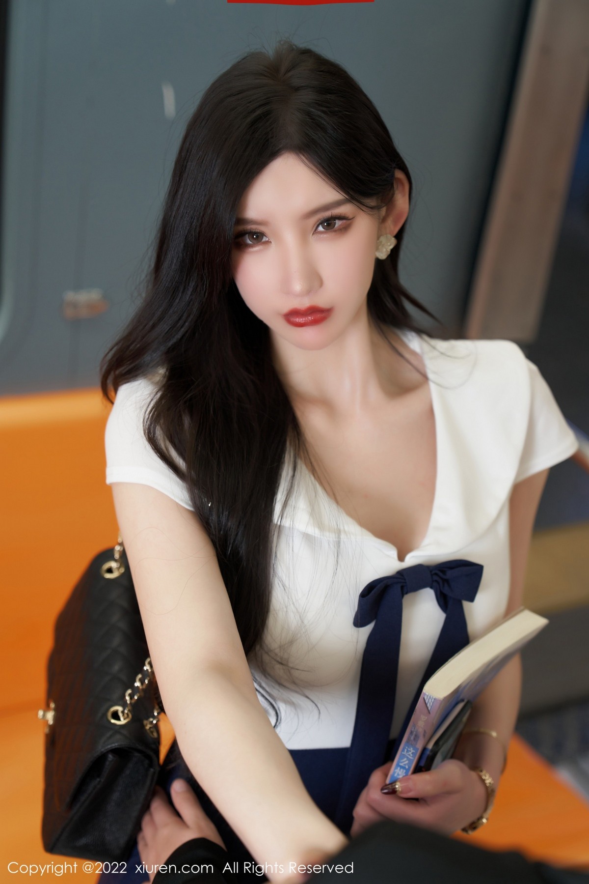 xgyw.top_XiuRen第4979期_女神周于希Sally地铁故事主题性感连衣短裙秀美腿迷人诱惑写真80P