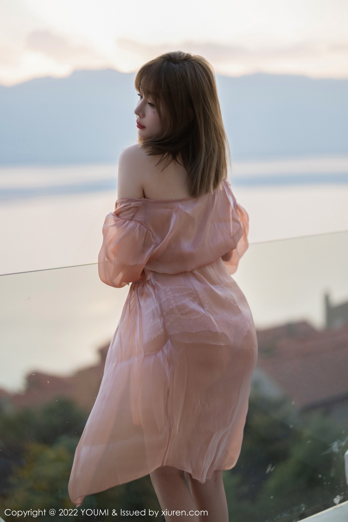 xgyw.top_[YouMi尤蜜荟]Vol.787_女神王雨纯大理旅拍性感淡红色连衣裙透视秀火辣身材诱惑写真60P