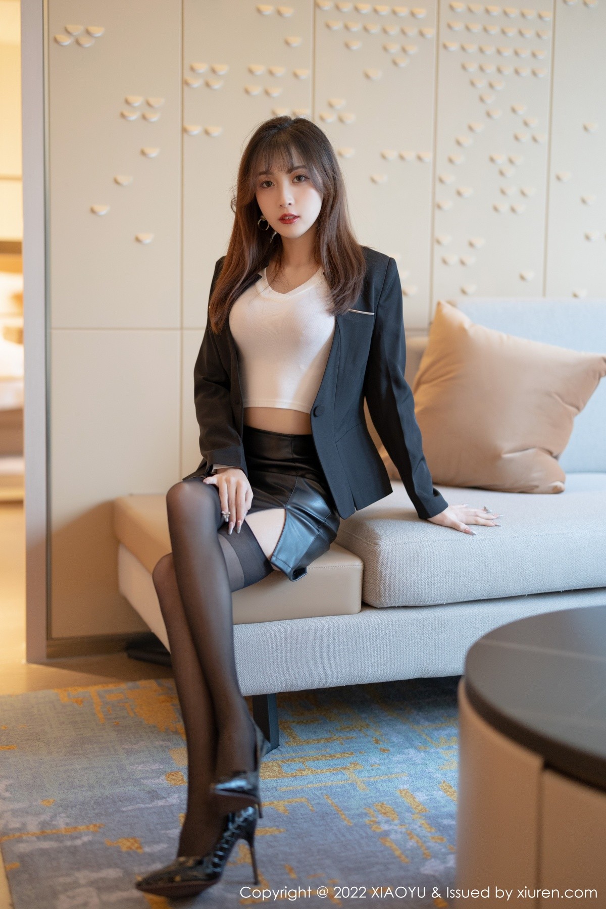xgyw.top_[XiaoYu画语界]Vol.775_模特林星阑深蓝外衣配黑短裙露红色蕾丝内衣配超薄黑丝诱惑写真80P