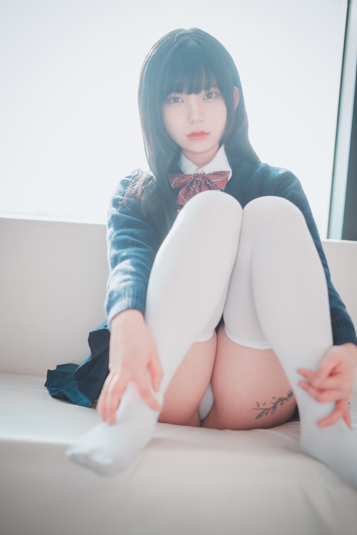 xgyw.top_[DJAWA]No.034_模特Hizzy_Self Satisfaction主题白色内裤配白丝袜秀翘臀诱惑写真88P