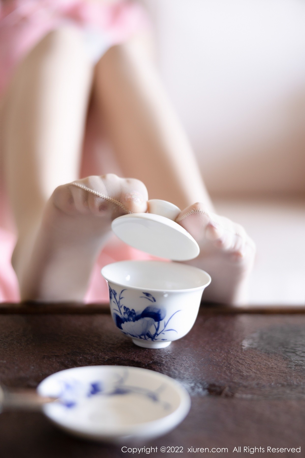 xgyw.top_XiuRen第5007期_女神王馨瑶yanni厦门旅拍脱粉红旗袍露性感内衣超薄肉丝诱惑写真85P