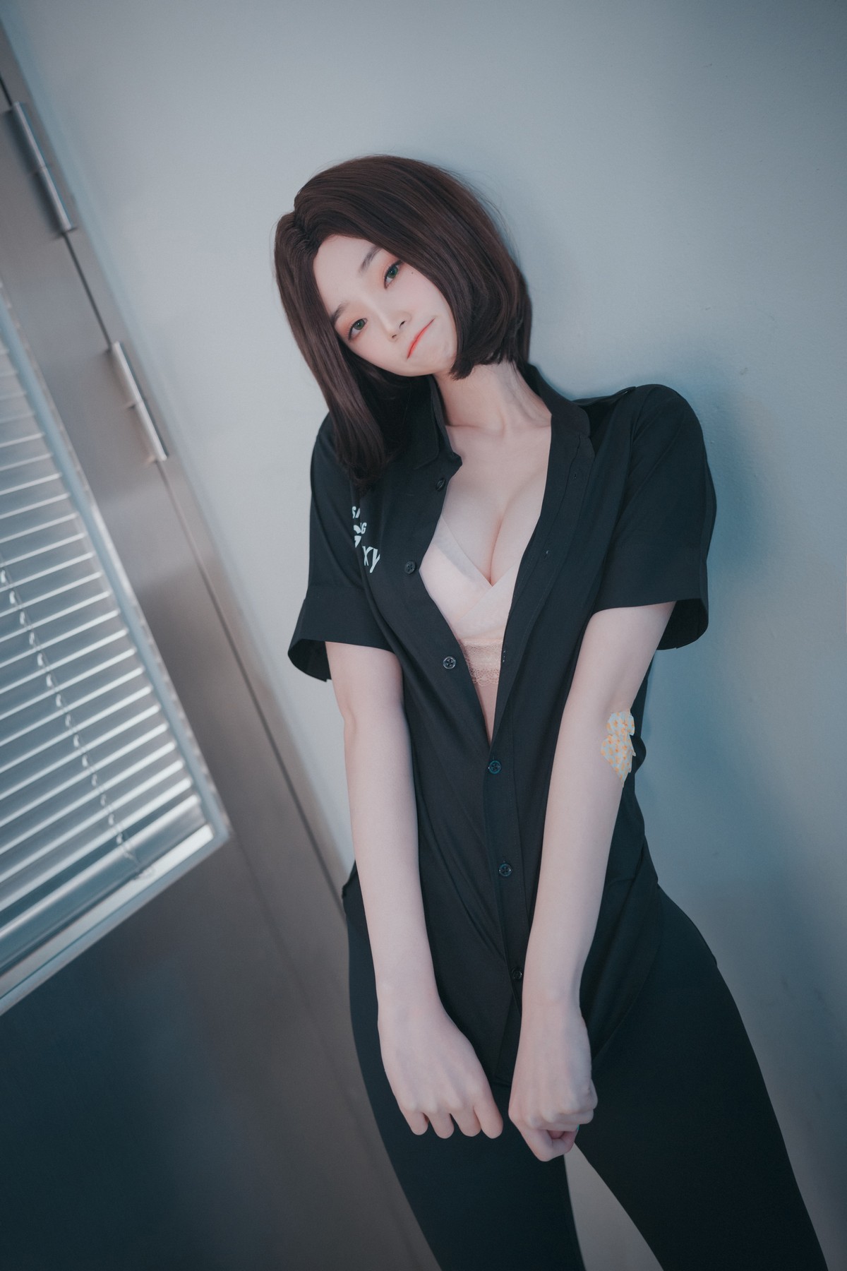 xgyw.top_[DJAWA]No.045_模特BamBi_Hi Sam!主题半脱性感黑色服饰露三点式内衣诱惑写真176P