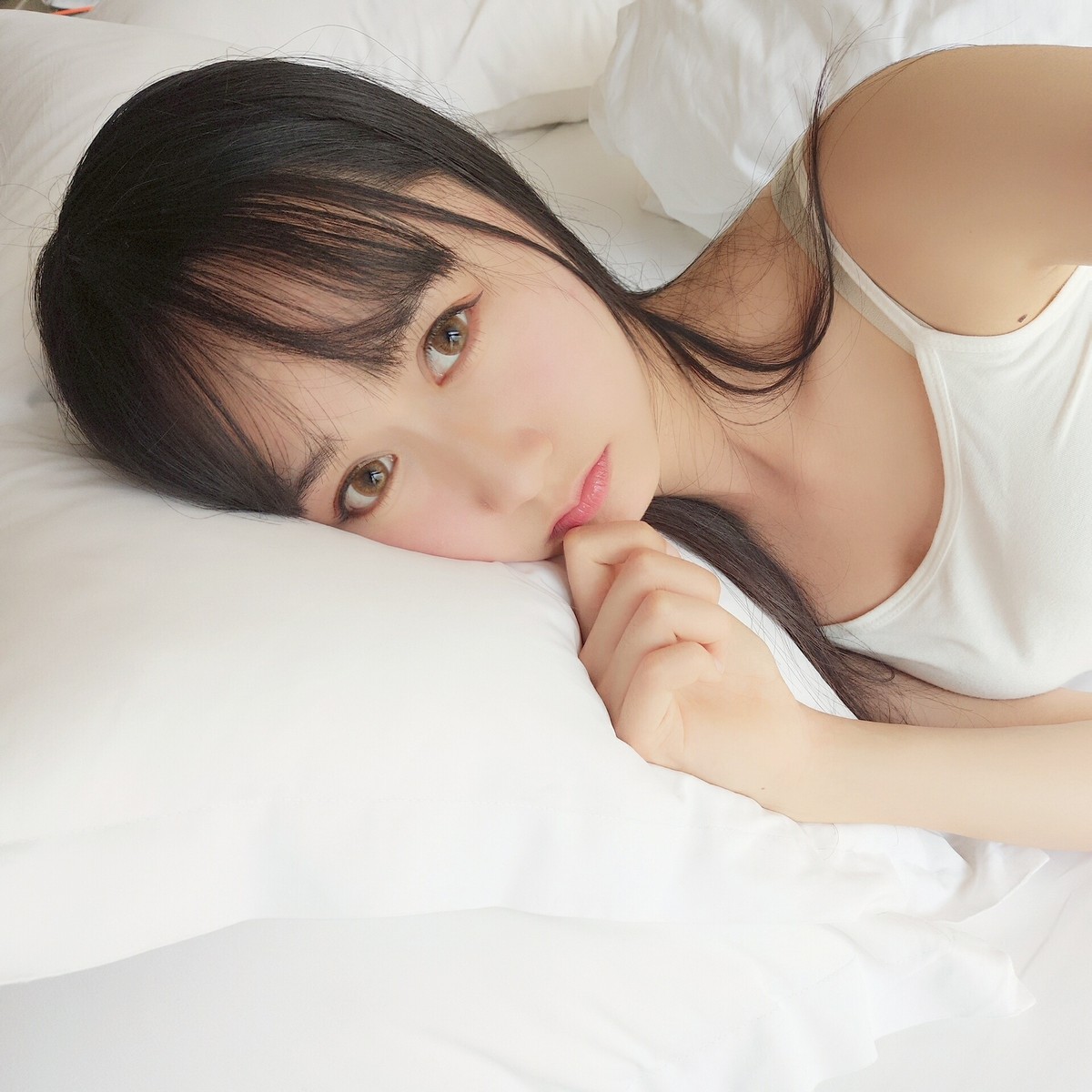 xgyw.top_萌系小姐姐木绵绵OwO白色背心Cos主题私房吊带背心配粉色内裤迷人诱惑写真28P