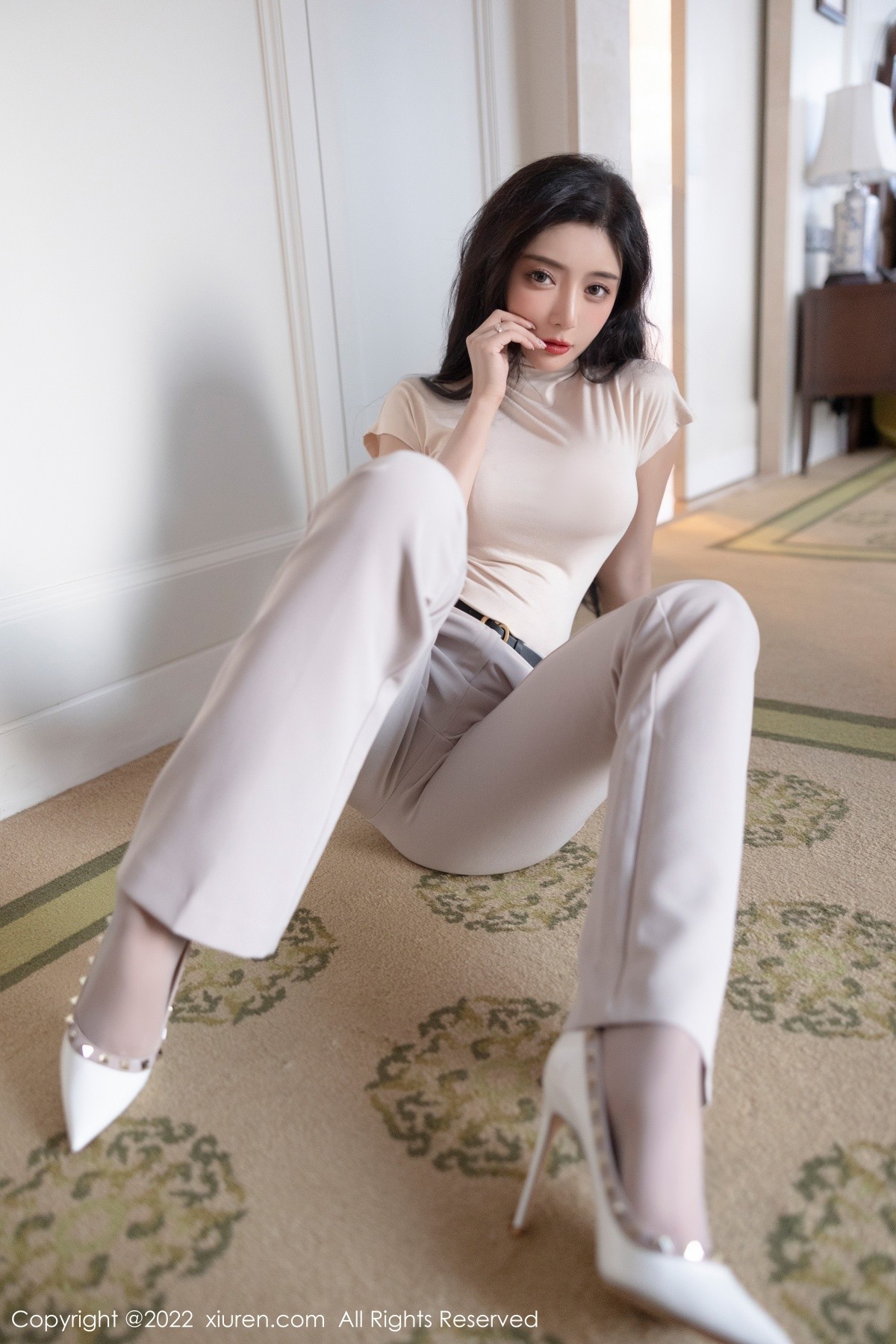 xgyw.top_XiuRen第5015期_女神王馨瑶yanni厦门旅拍OL装扮半脱露性感内衣完美诱惑写真108P