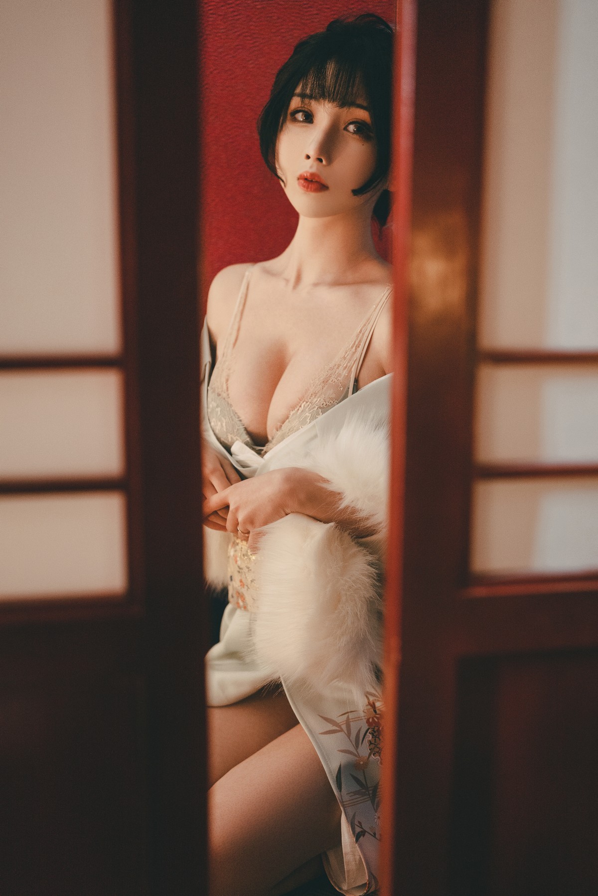 xgyw.top_网络美女rioko凉凉子温泉旅行主题私房脱日系服饰露性感蕾丝内衣迷人诱惑写真31P
