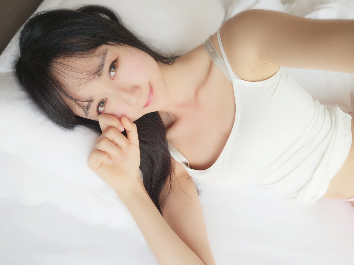 xgyw.top_萌系小姐姐木绵绵OwO白色背心Cos主题私房吊带背心配粉色内裤迷人诱惑写真28P