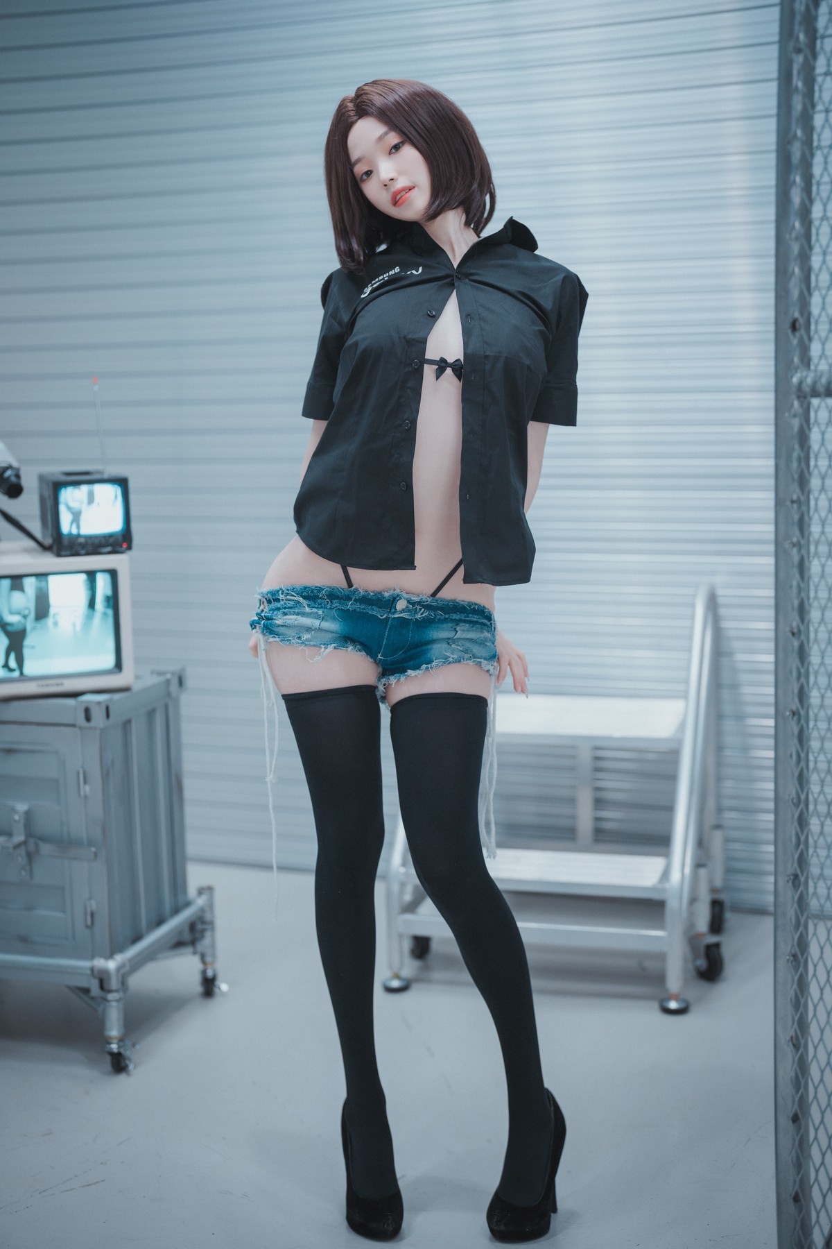 xgyw.top_[DJAWA]No.045_模特BamBi_Hi Sam!主题半脱性感黑色服饰露三点式内衣诱惑写真176P