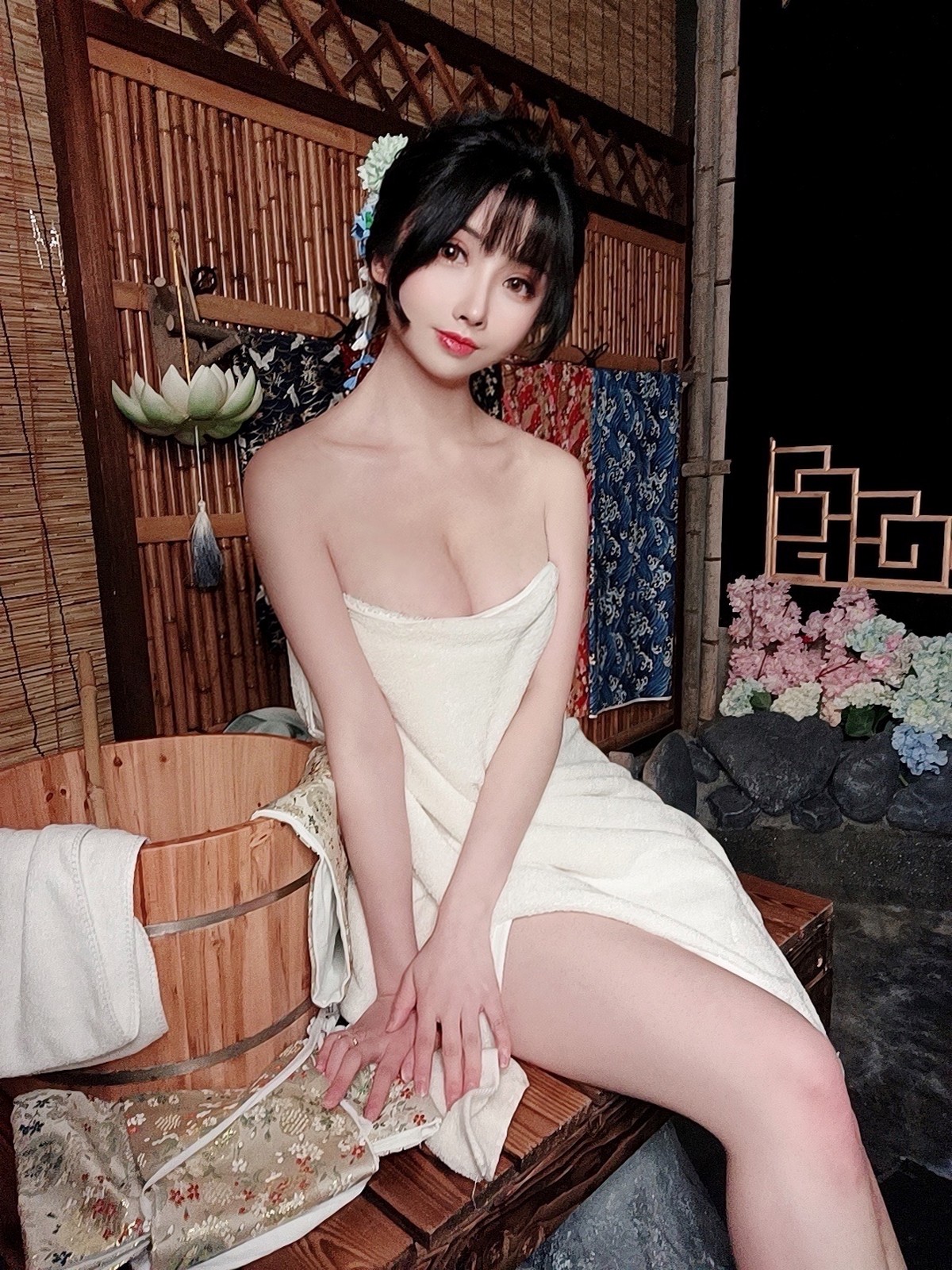 xgyw.top_网络美女rioko凉凉子温泉旅行主题私房脱日系服饰露性感蕾丝内衣迷人诱惑写真31P
