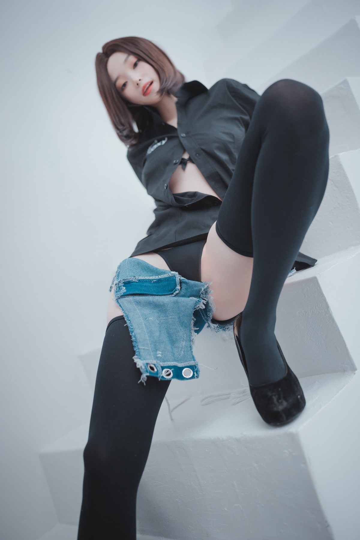 xgyw.top_[DJAWA]No.045_模特BamBi_Hi Sam!主题半脱性感黑色服饰露三点式内衣诱惑写真176P