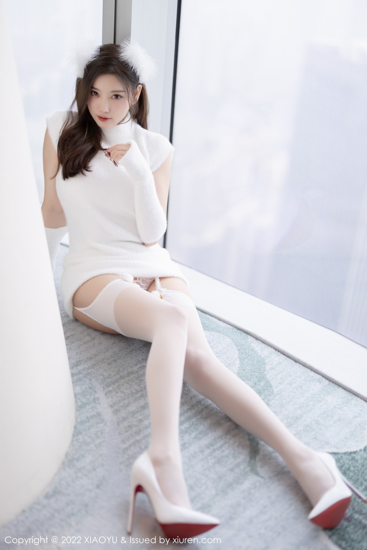 xgyw.top_[XiaoYu画语界]Vol.777_女神杨晨晨Yome脱白色收身服饰露性感内衣配白丝吊袜诱惑写真67P