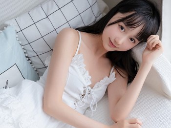萌系大姐姐木绵绵OwO白色睡裙主题私人性感睡裙秀白皙美腿迷人骚扰写真40P