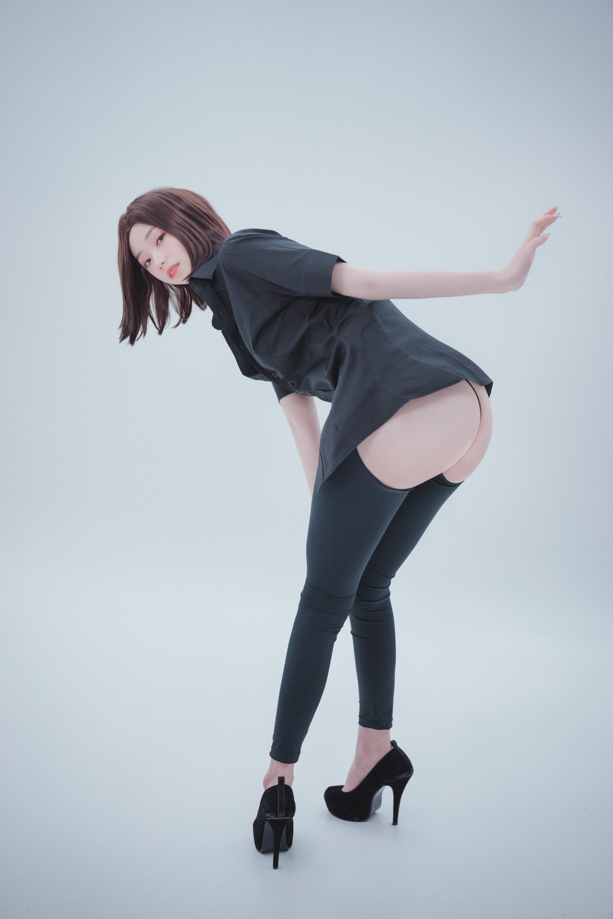 xgyw.top_[DJAWA]No.045_模特BamBi_Hi Sam!主题半脱性感黑色服饰露三点式内衣诱惑写真176P