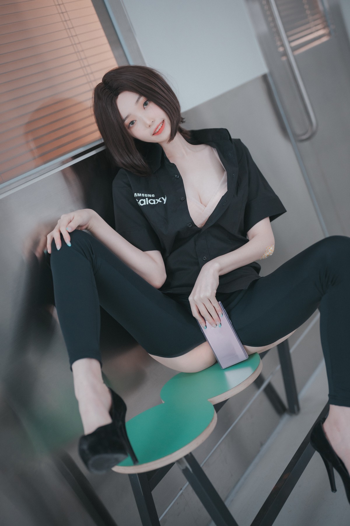 xgyw.top_[DJAWA]No.045_模特BamBi_Hi Sam!主题半脱性感黑色服饰露三点式内衣诱惑写真176P