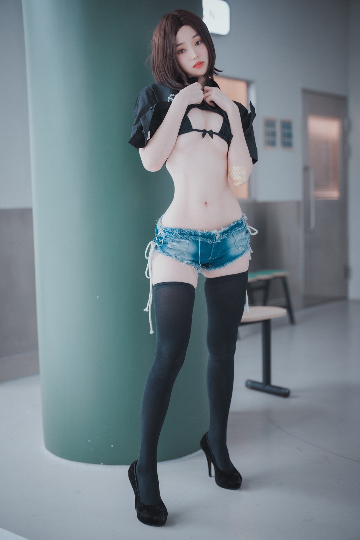 xgyw.top_[DJAWA]No.045_模特BamBi_Hi Sam!主题半脱性感黑色服饰露三点式内衣诱惑写真176P