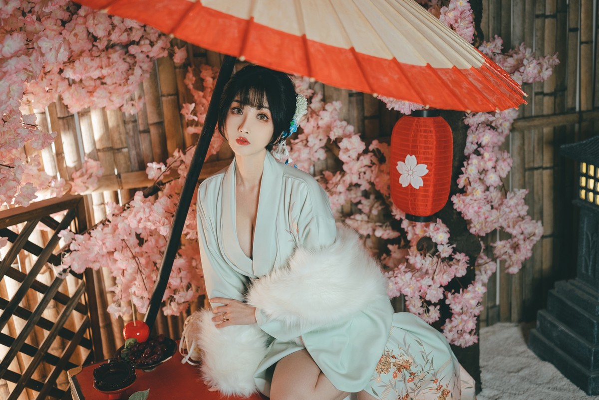 xgyw.top_网络美女rioko凉凉子温泉旅行主题私房脱日系服饰露性感蕾丝内衣迷人诱惑写真31P