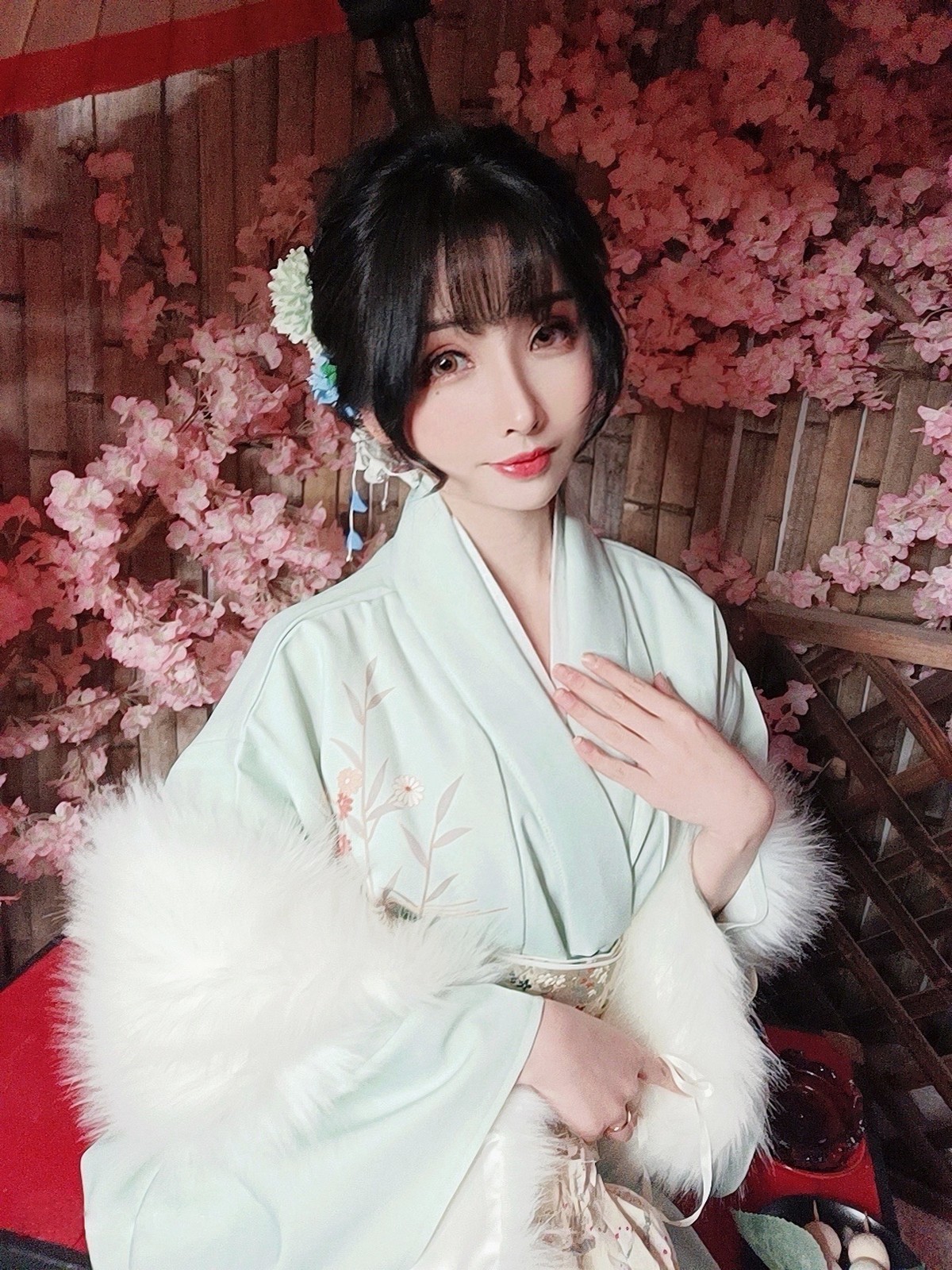 xgyw.top_网络美女rioko凉凉子温泉旅行主题私房脱日系服饰露性感蕾丝内衣迷人诱惑写真31P