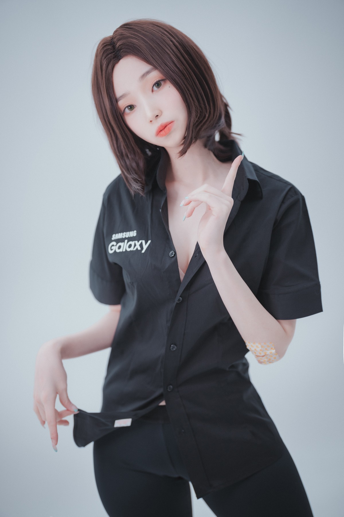 xgyw.top_[DJAWA]No.045_模特BamBi_Hi Sam!主题半脱性感黑色服饰露三点式内衣诱惑写真176P