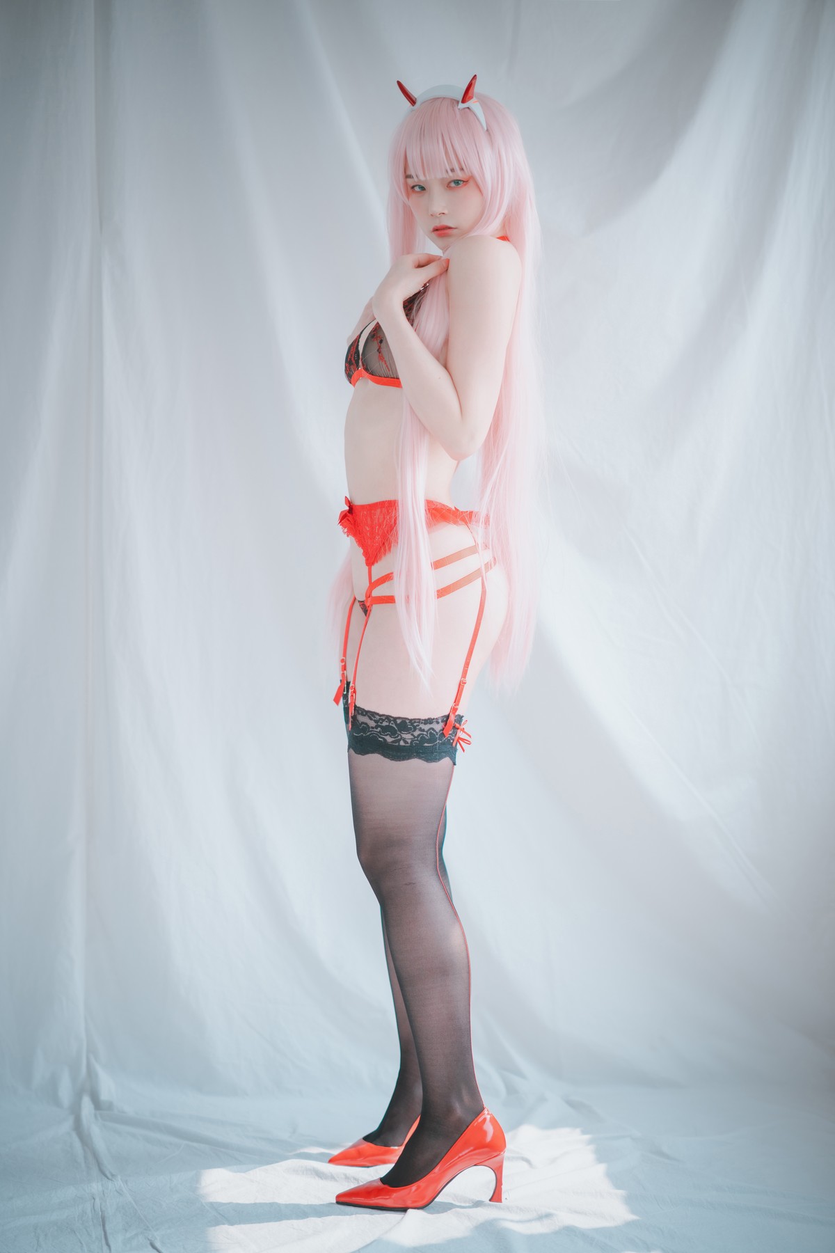 xgyw.top_[DJAWA]No.041_模特PIA_Darling in the FranXX主题性感红色内衣秀白嫩肌肤诱惑写真105P
