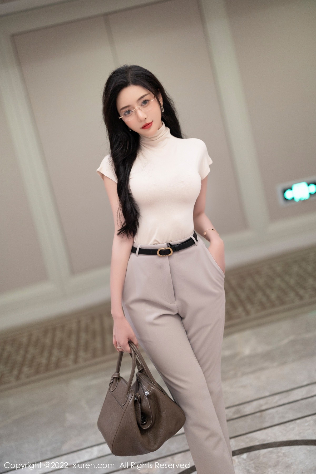 xgyw.top_XiuRen第5015期_女神王馨瑶yanni厦门旅拍OL装扮半脱露性感内衣完美诱惑写真108P