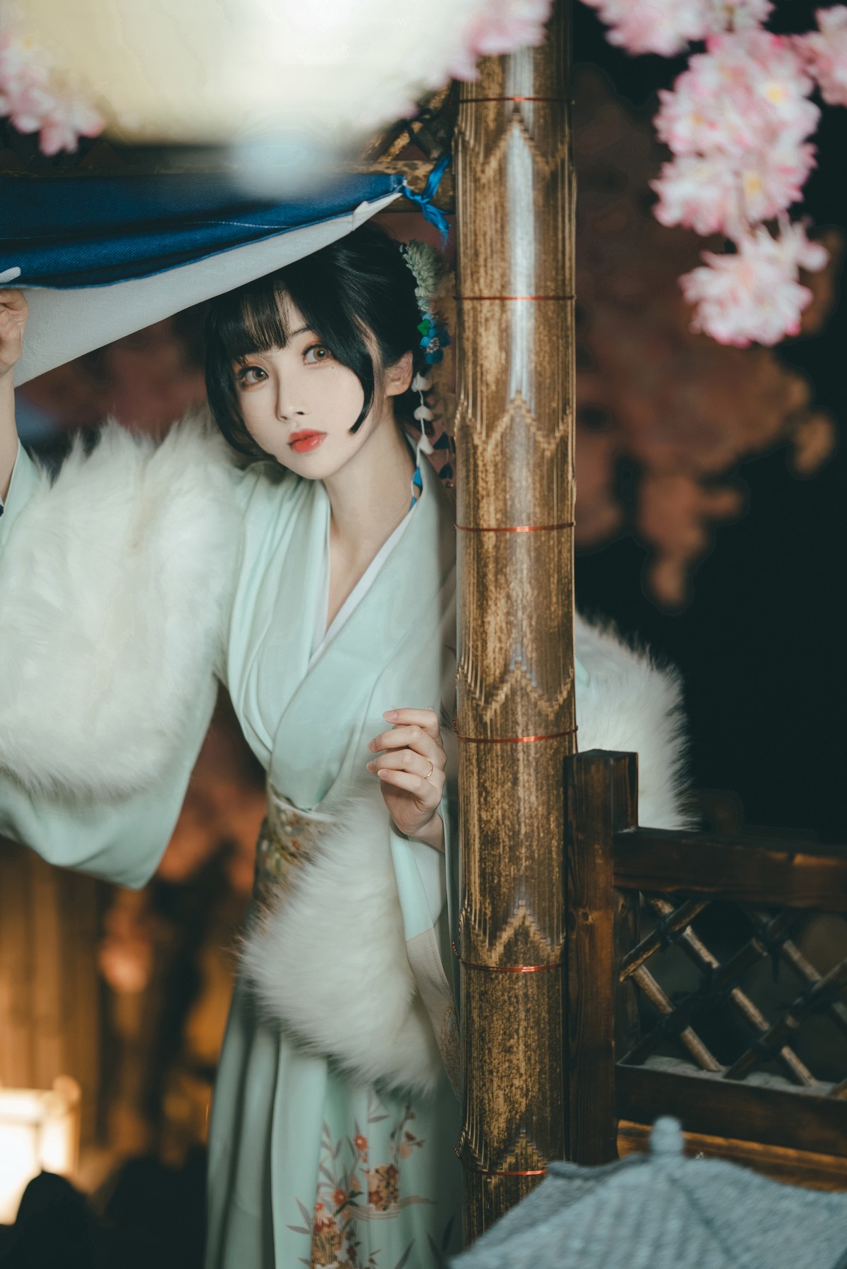 xgyw.top_网络美女rioko凉凉子温泉旅行主题私房脱日系服饰露性感蕾丝内衣迷人诱惑写真31P