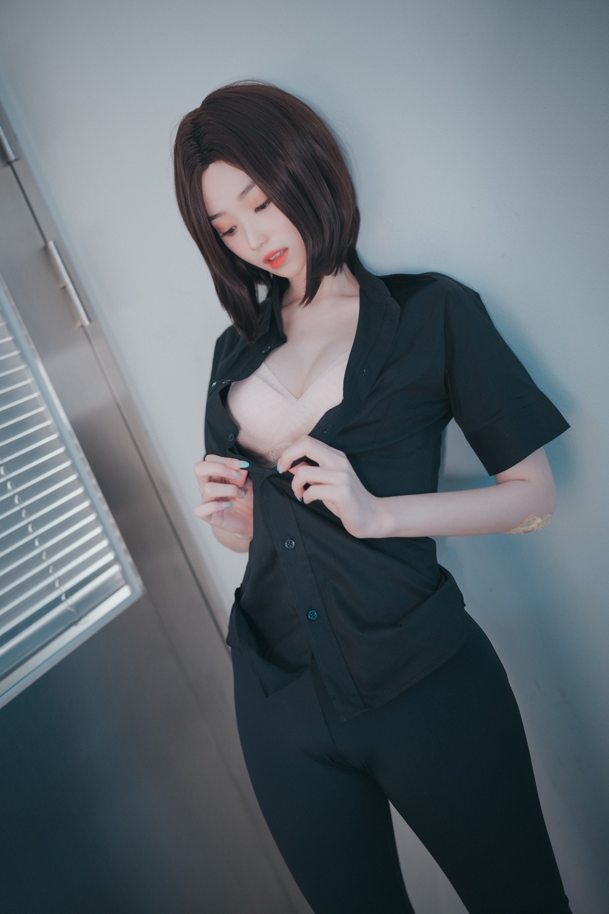 xgyw.top_[DJAWA]No.045_模特BamBi_Hi Sam!主题半脱性感黑色服饰露三点式内衣诱惑写真176P