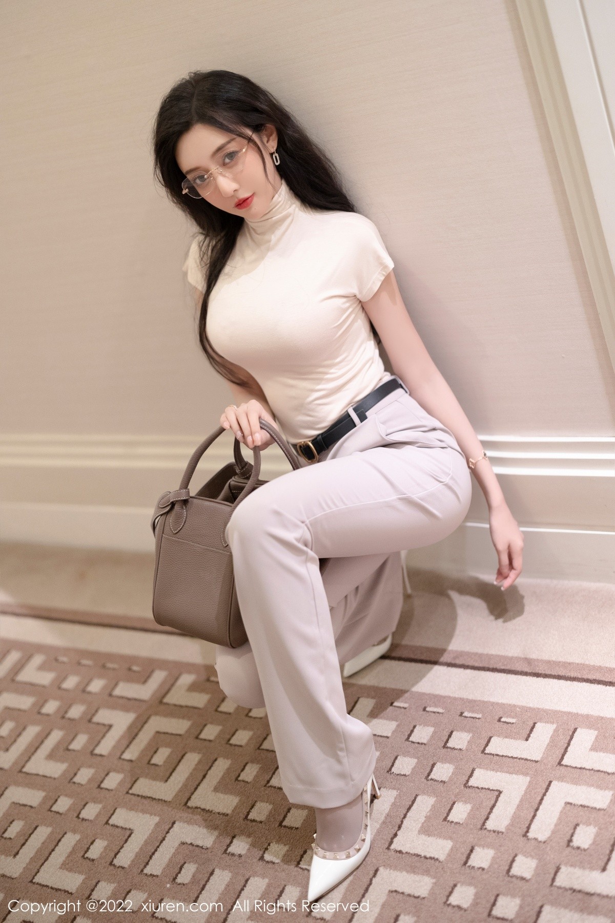 xgyw.top_XiuRen第5015期_女神王馨瑶yanni厦门旅拍OL装扮半脱露性感内衣完美诱惑写真108P