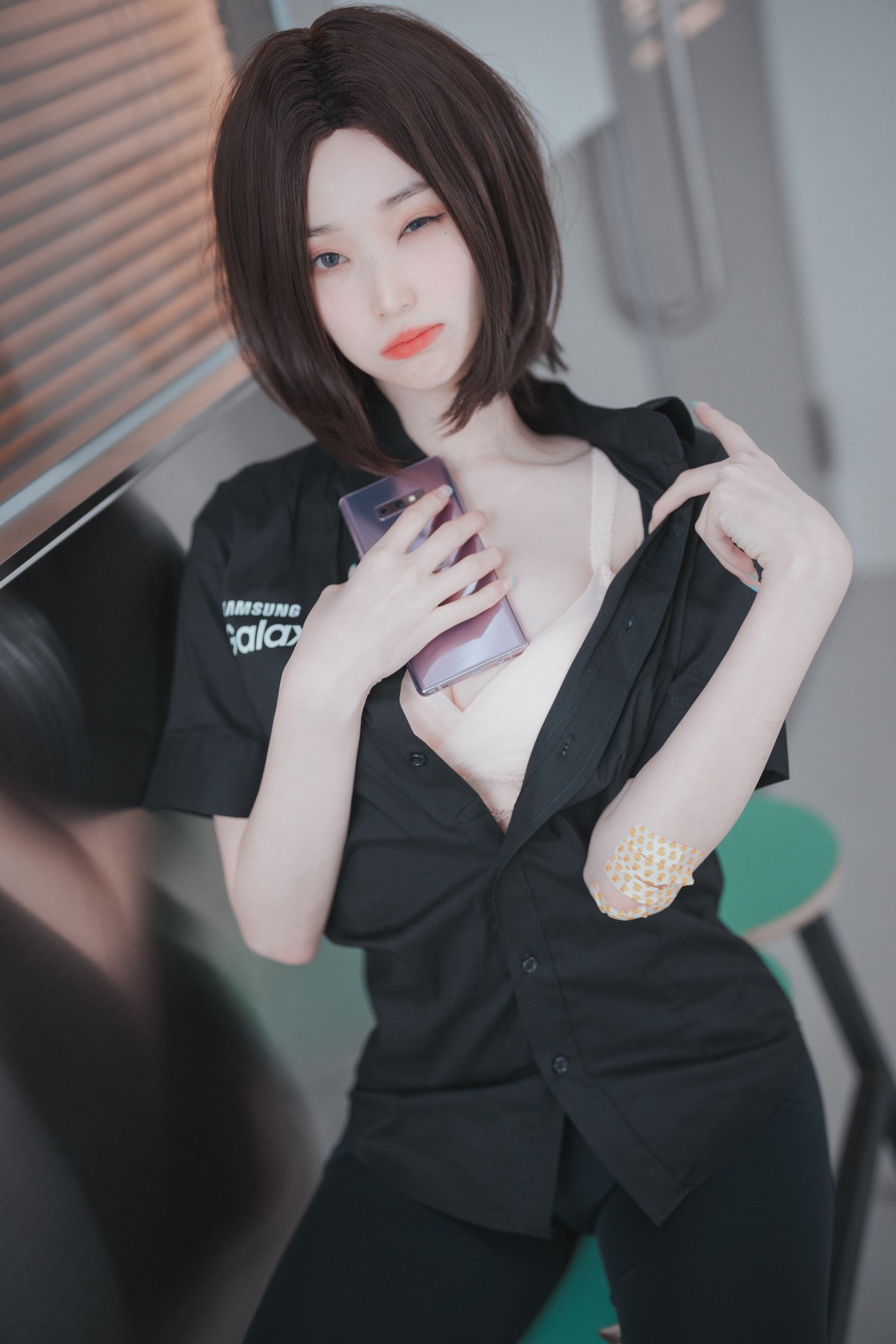 xgyw.top_[DJAWA]No.045_模特BamBi_Hi Sam!主题半脱性感黑色服饰露三点式内衣诱惑写真176P