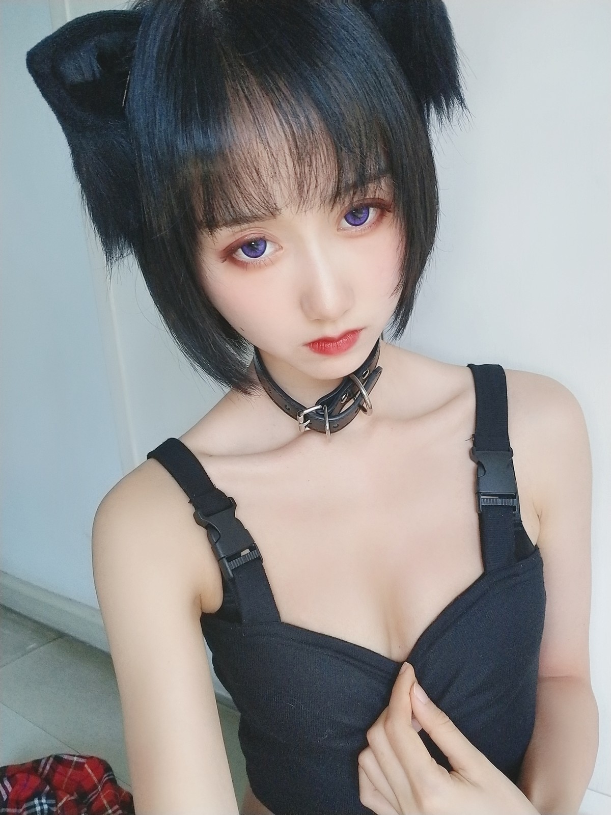 xgyw.top_萌系小姐姐木绵绵OwO不良猫主题私房脱红色衬衫露性感黑色内衣完美诱惑写真44P