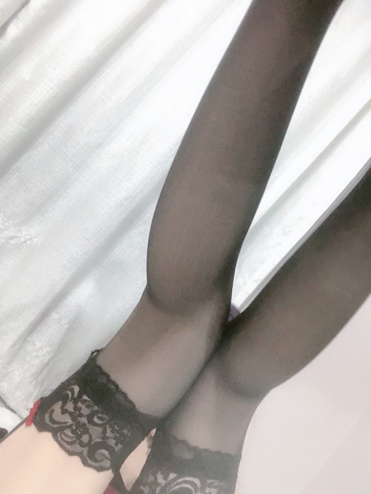 xgyw.top_网红美女香草喵露露诗羽学姐睡衣主题私房黑色低胸吊带睡衣配黑丝袜诱惑写真45P