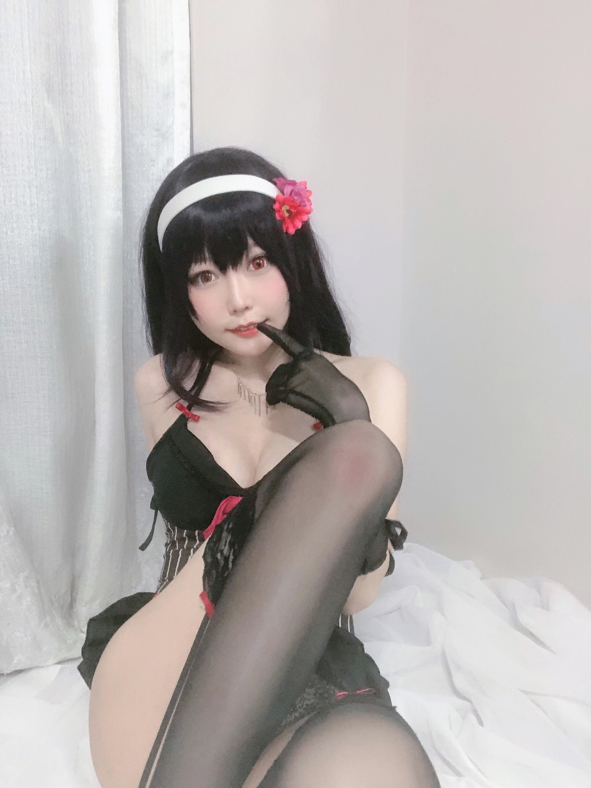 xgyw.top_网红美女香草喵露露诗羽学姐睡衣主题私房黑色低胸吊带睡衣配黑丝袜诱惑写真45P