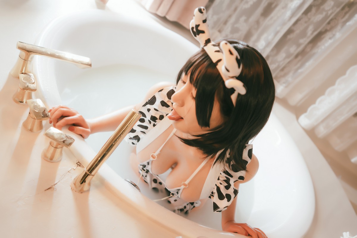 xgyw.top_网络美女星澜是澜澜叫澜妹呀乳牛女仆主题私房浴室脱三点式内衣露豪乳诱惑写真42P