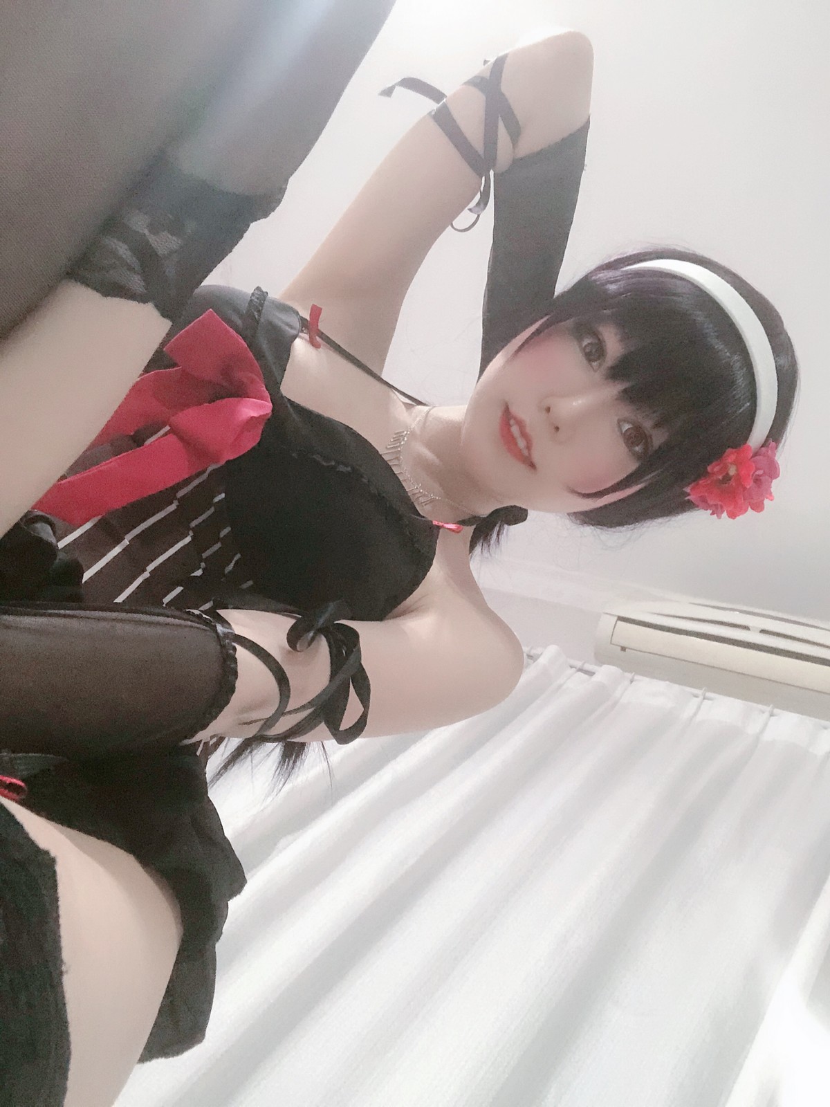xgyw.top_网红美女香草喵露露诗羽学姐睡衣主题私房黑色低胸吊带睡衣配黑丝袜诱惑写真45P