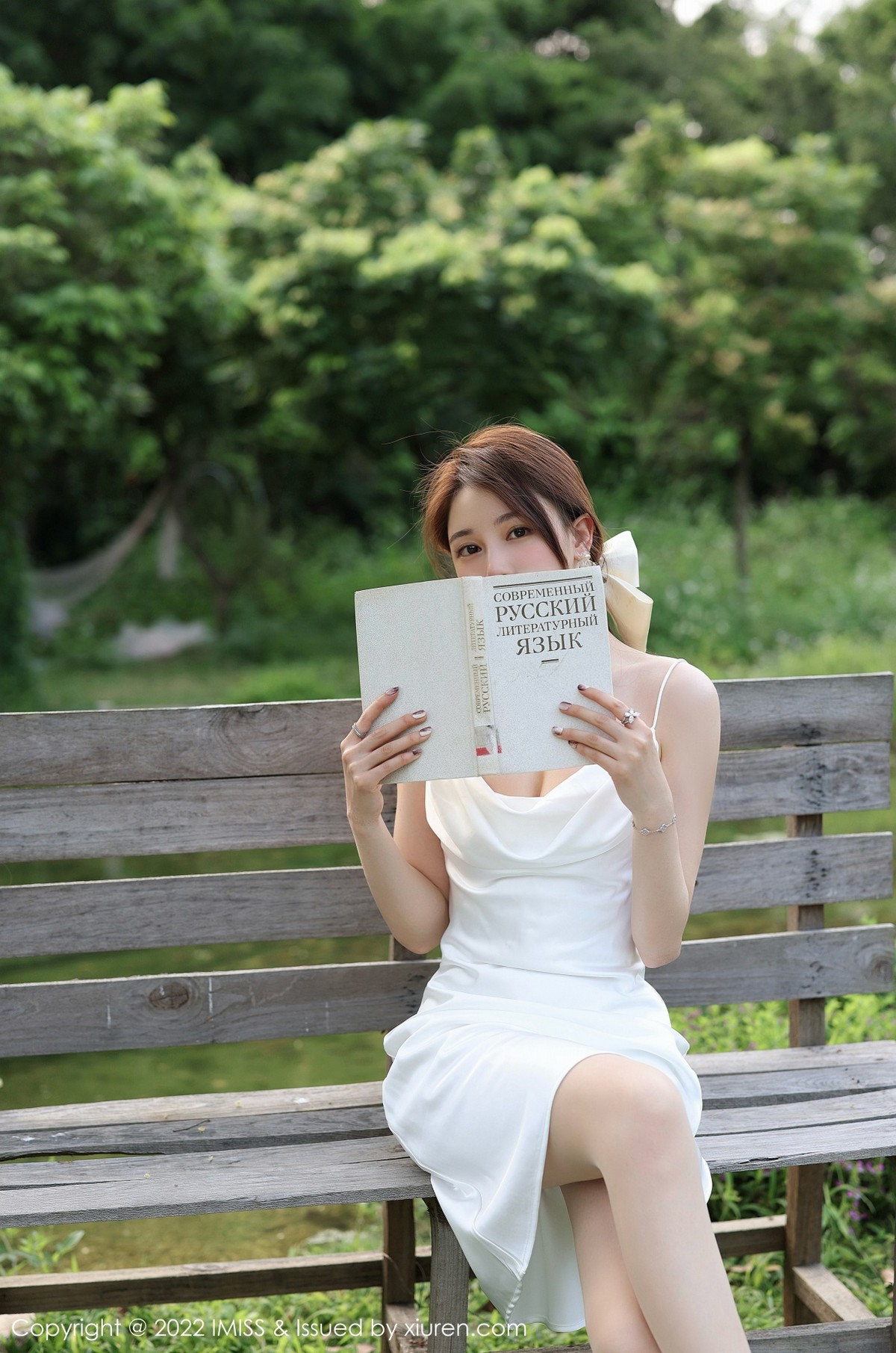 xgyw.top_[IMISS爱蜜社]Vol.682_气质女神Lynn刘奕宁户外田园性感白色连身裙秀曼妙身材迷人写真24P
