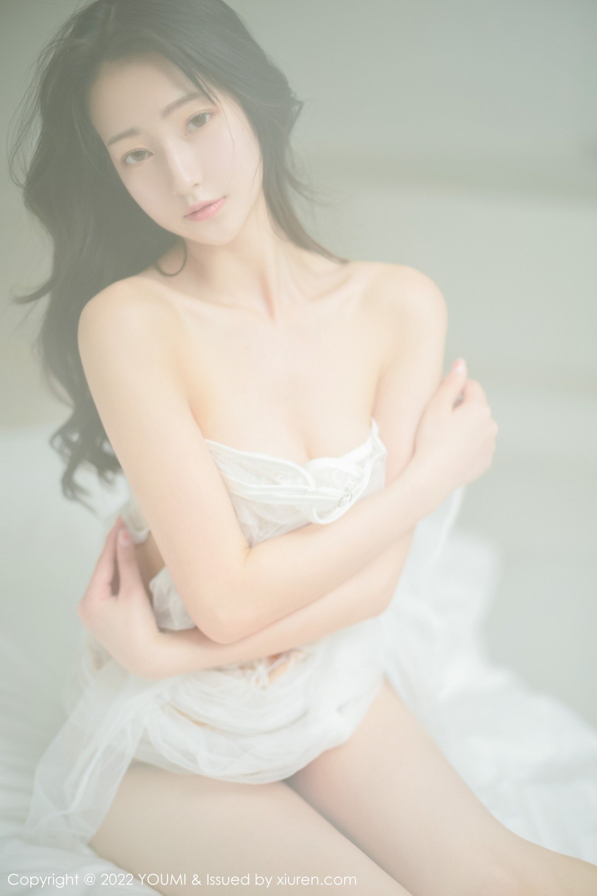 xgyw.top_[YouMi尤蜜荟]Vol.791_模特熊小诺大理旅拍轻透网纱上衣配超薄黑丝秀苗条身材诱惑写真47P