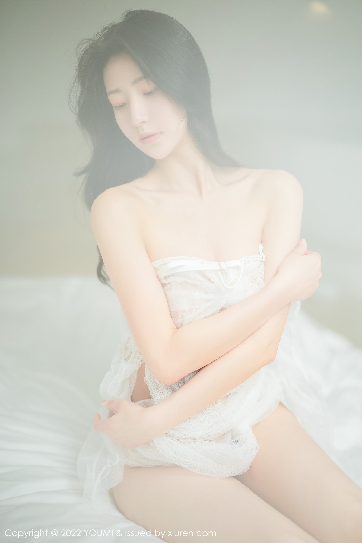 xgyw.top_[YouMi尤蜜荟]Vol.791_模特熊小诺大理旅拍轻透网纱上衣配超薄黑丝秀苗条身材诱惑写真47P
