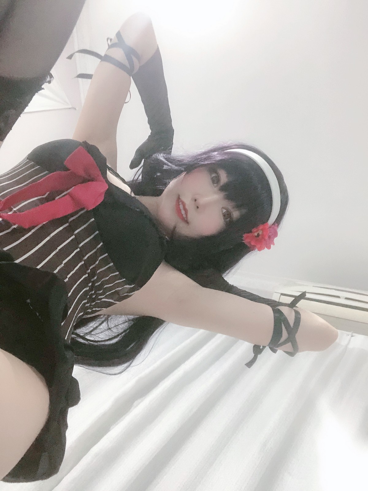 xgyw.top_网红美女香草喵露露诗羽学姐睡衣主题私房黑色低胸吊带睡衣配黑丝袜诱惑写真45P