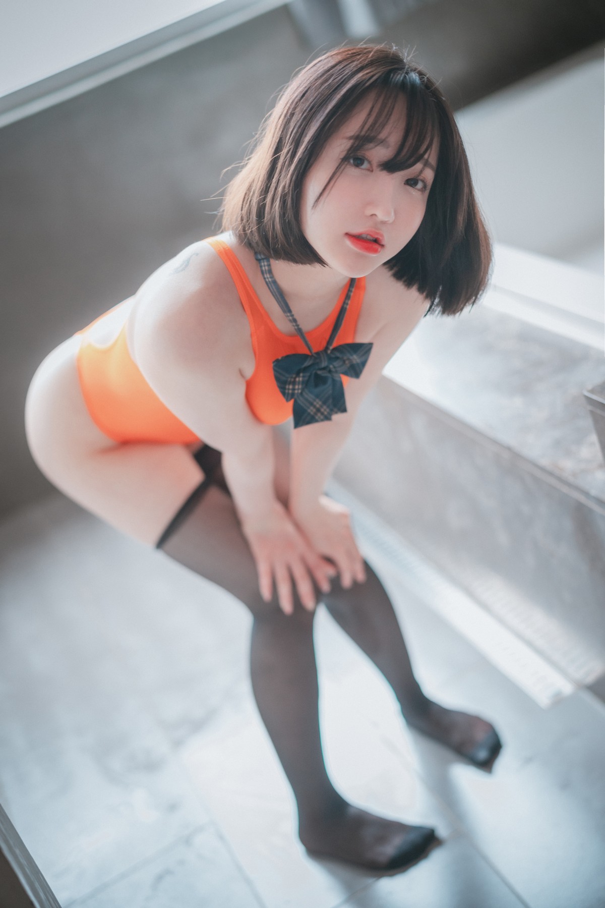 xgyw.top_[DJAWA]No.051_模特Yeeun_Swimming Lessons主题私房粉红泳装配黑丝袜诱惑写真155P