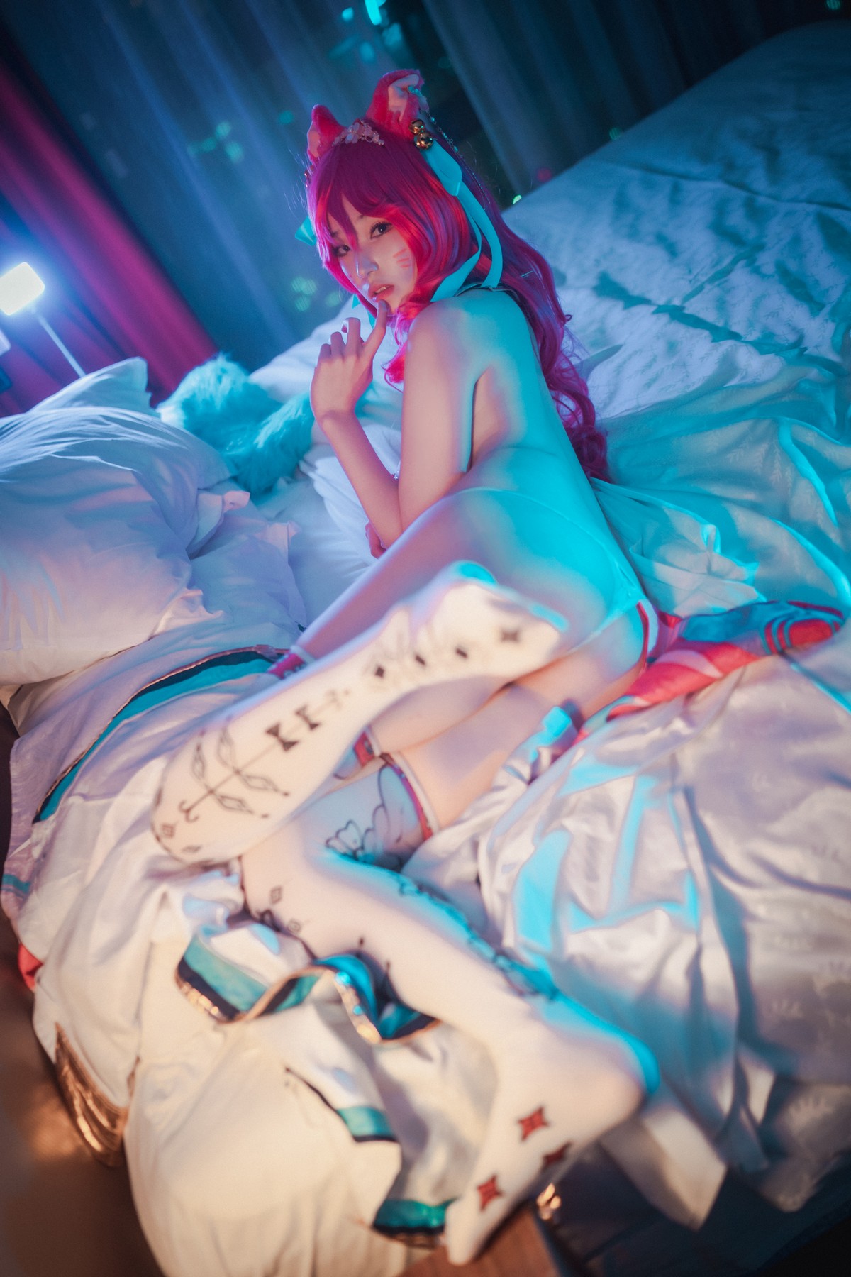 xgyw.top_[DJAWA]No.050_BamBi_Spirit Blossom Ahri主题半脱性感服饰露豪乳遮点诱惑写真145P